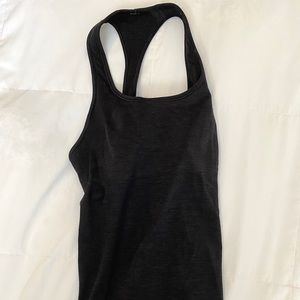 Lululemon tank bundle size 6